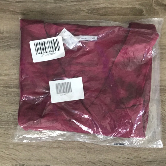 NWT Reitmans Satin blouse - Picture 3 of 4